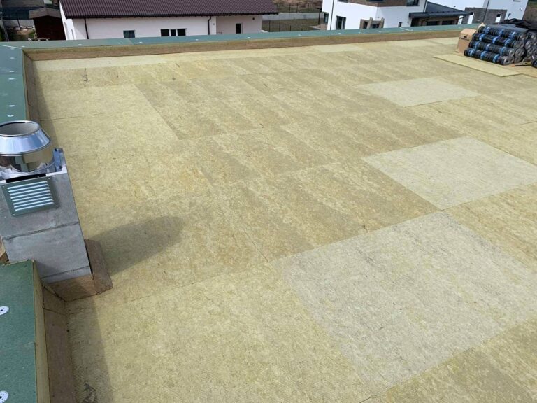 Flat Roof Insulation: Materials, Thickness and Prices 2026
